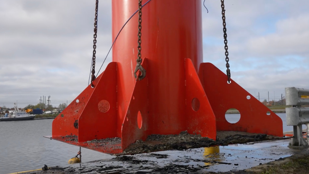 Engineering + construction of offshore machines for Submar