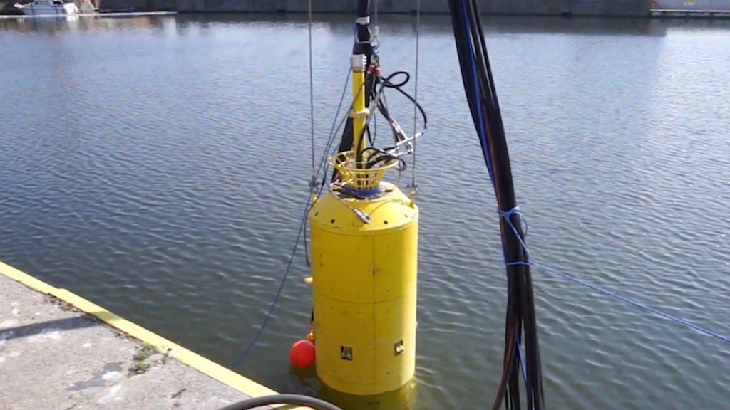 Engineering + construction of offshore machines for Submar