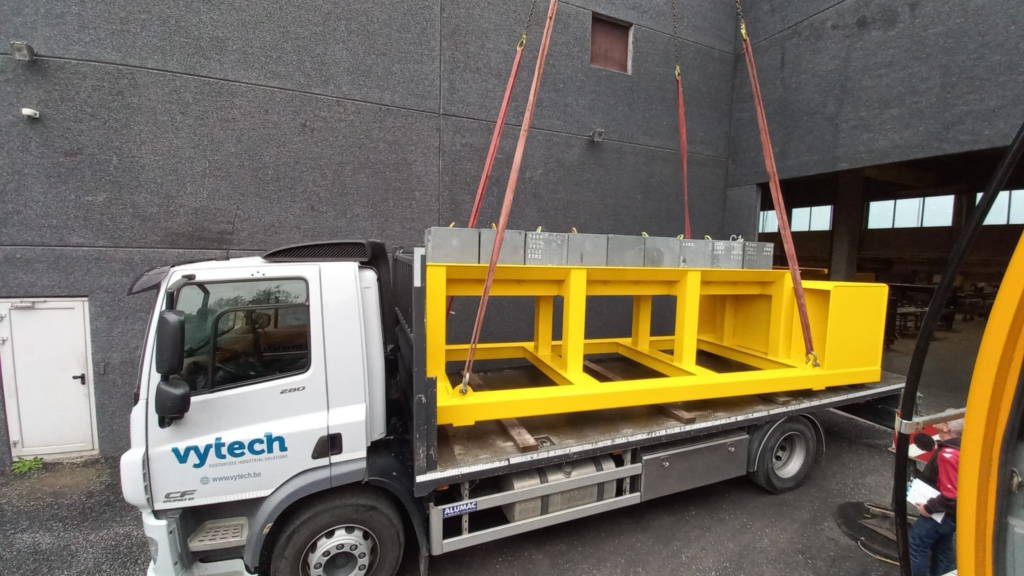 Engineering + construction of offshore machines for Submar